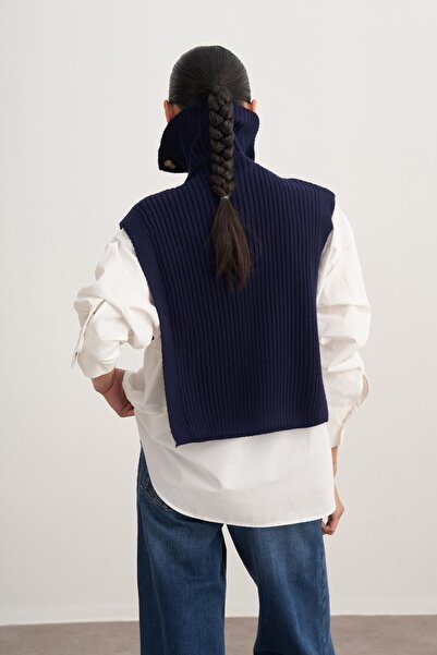 EBU Prive Women's Buttoned Knitwear Sweater Navy Blue