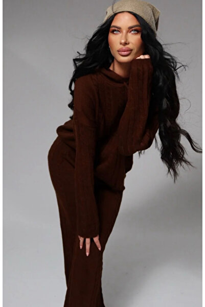 Pretty Women's knitted suit