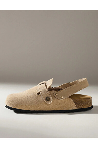Sheya Shein clogs, beige