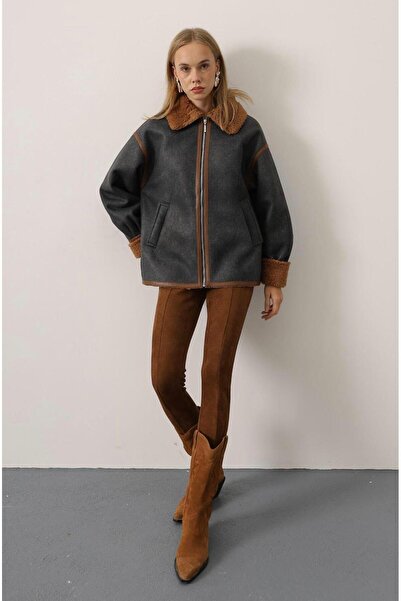 Opera Coat with Fur Lining and Front Zipper