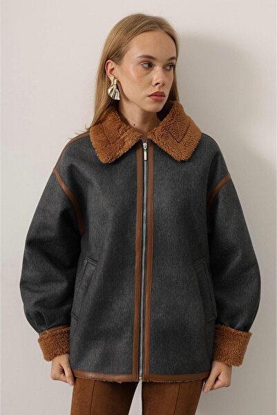 Opera Coat with Fur Lining and Front Zipper