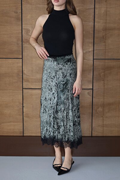 By ÖTE تنورة مخملية مزينة بالدانتيل