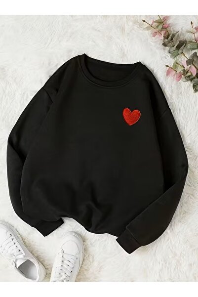 LELVANİ سويت شيرت أسود بطبعة قلب أحمر