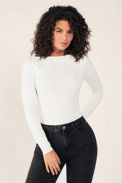MİROR Γυναικεία μπλούζα με μακρύ μανίκι με λαιμόκοψη σε λευκό χρώμα