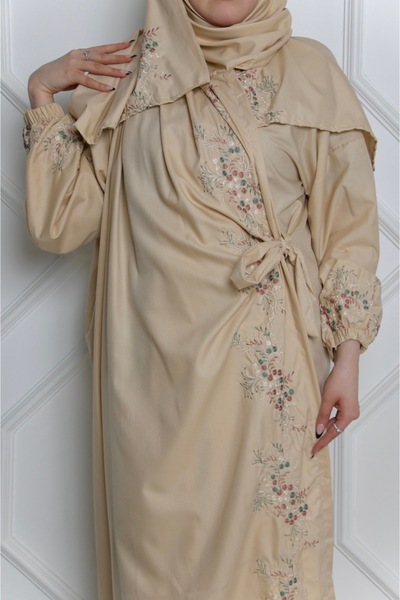 STAYILK DRESSES إسدال صلاة مطرّز بتصميم أنيق وراقي،