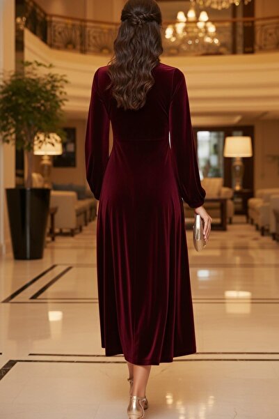 Mossta فستان مخملي أنيق متوسط الطول باللون الأحمر الداكن
