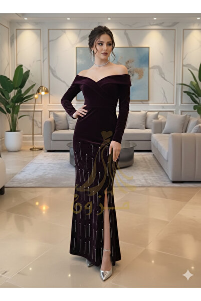 MEZON FASHION Burgundy velvet evening dress with an off-the-shoulder design and crystal embroidery.