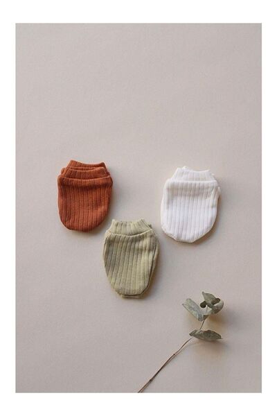 LC Waikiki 3 قفازات بيضاء وخضراء وشوكولاتة لحديثي الولادة