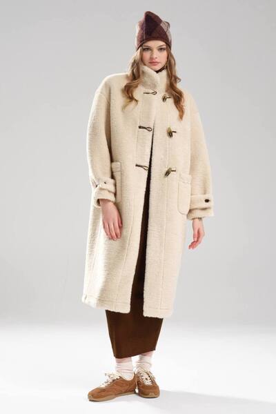 tw3 Γυναικείο μακρύ παλτό από βελούδινο ύφασμα με λεπτομέρεια από κόκκαλο κασ...