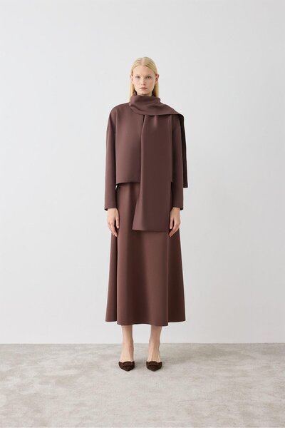 TERZİ DÜKKANI Jachetă scurtă cu detaliu șal - Set fustă maro