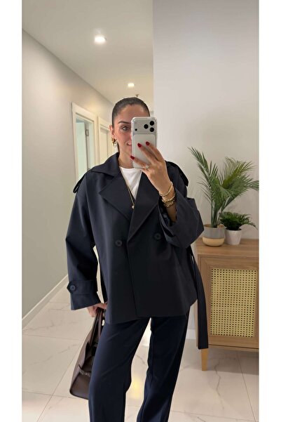 BİRCANÇİL Короткий преміум-тренч Beca з синьою пояскою