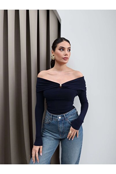 ESRAHELVACI Open Shoulder Blouse with Collar Brooch