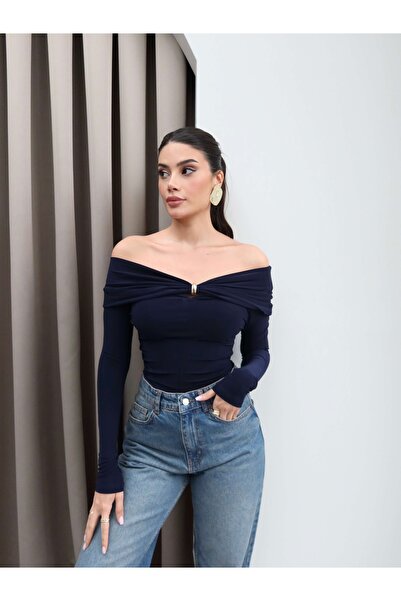 ESRAHELVACI Open Shoulder Blouse with Collar Brooch