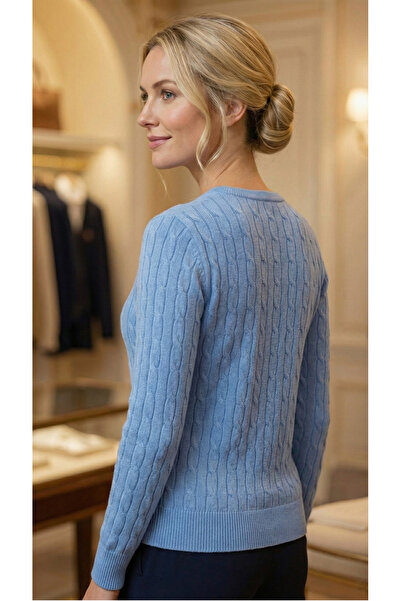 Gant Perfect Blue knitted sweater with V-neck - women