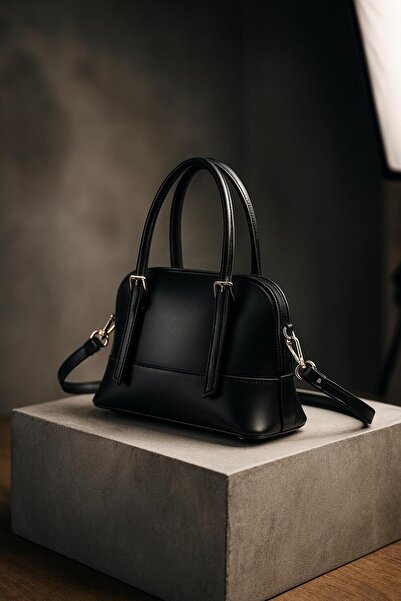 LEATHEROO Kadın Siyah Kasko Model -Suni Deri-Fermuarlı Ve Askılı Baget Çanta