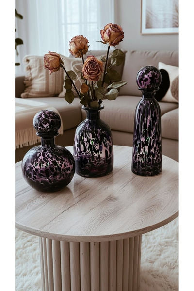 Generic A luxurious vase set that adds an elegant touch to your home decor. 60/43/40cm with a stylish design.