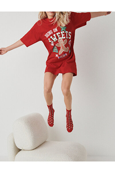 Reserved Nightgown, Red