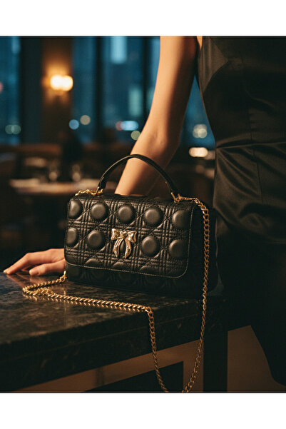 REDTAG حقيبة رسول نسائية سوداء مزخرفة