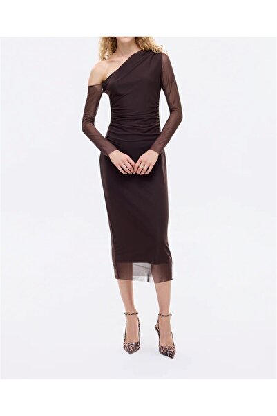 MU&ME BOUTİQUE فستان ميدي بياقة غير متماثلة وتفاصيل من التول