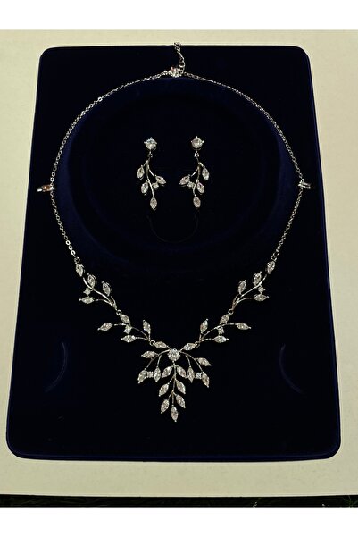 La She Accessories Pırlanta görünümlü Zirkon taş kolye ve küpe Yaprak model t...