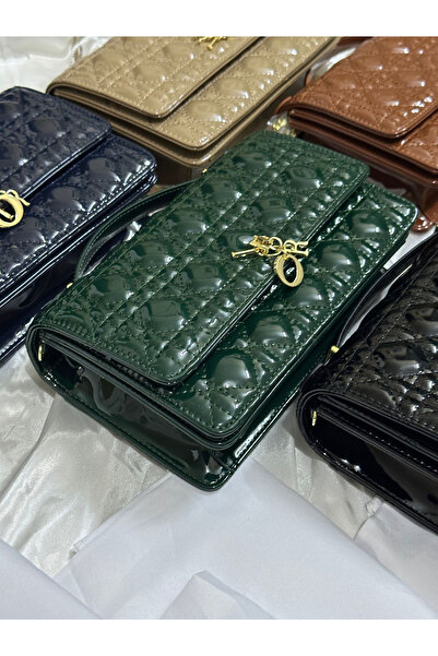 Generic Elegant, high-quality women's shoulder bag with all accessories