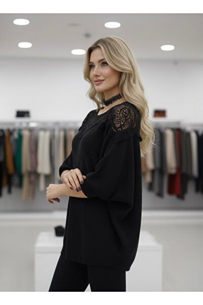 bohostyle Knitted Sweater with Lilac Sleeves and Lace Details – Elegant & Comfortable Design