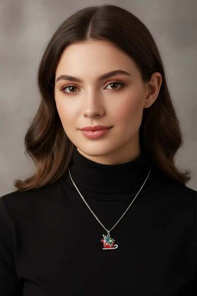 Clariss Çelik Zincir Gümüş Renk Kızak ve Çam Ağacı Figürlü Yılbaşı Temalı Kad...