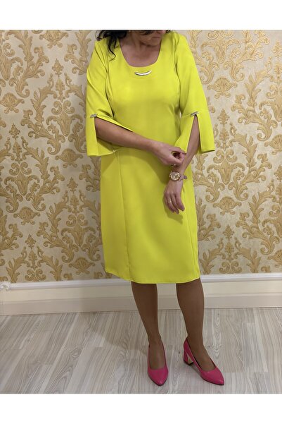 GIONI CONF Plain dress with metallic accessories