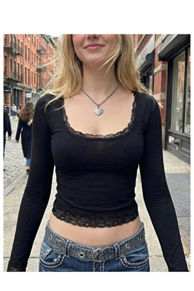Köstebek Kare Dantel Yaka Basic Crop Bluz