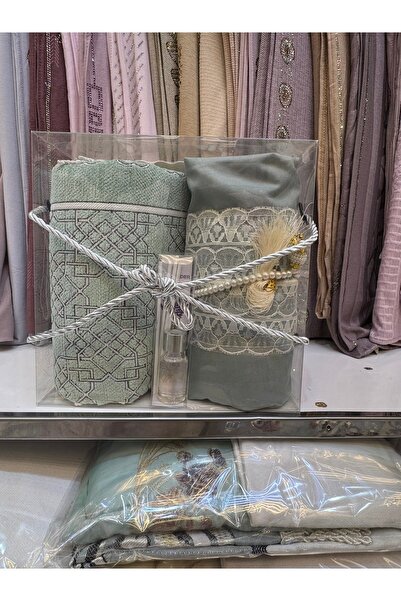 STAYILK DRESSES A luxurious prayer set with an elegant and practical design, presented in a luxurious gift bag.