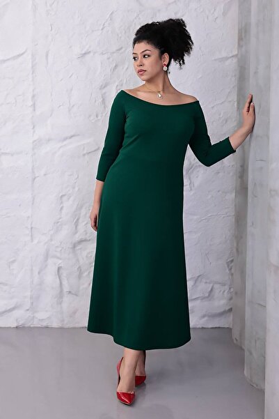 Truva XXL Plus Size Elegance: Emerald Green Boat Neck Three Quarter Sleeve Dress