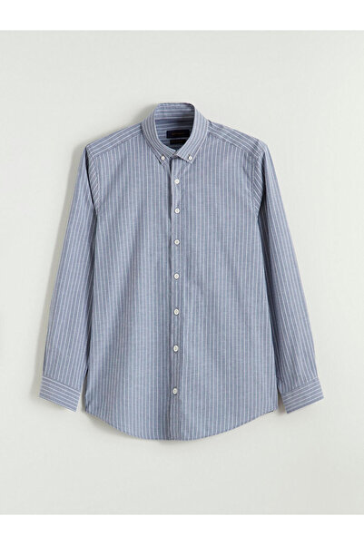 LC Waikiki قميص رجالي مخطط بأكمام طويلة وقصة عادية باللون الأزرق الداكن