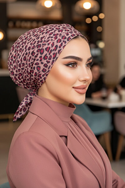 Aişe tesettür Bordo Leopar Desen Çapraz Bone