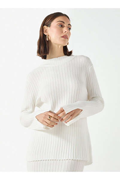 FAV Ribbed High Neck Sweater with Long Sleeves