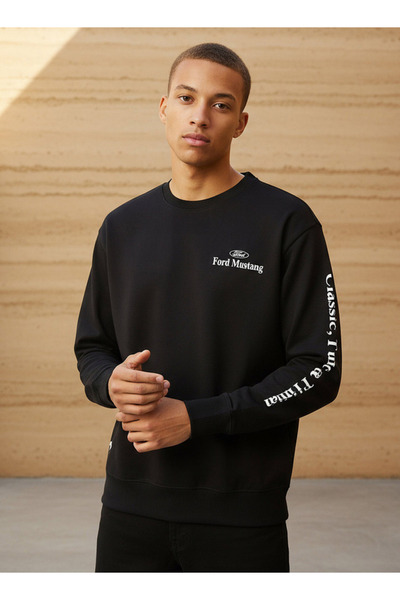 SP Characters Men Regular Fit Ford Mustang Print Sweatshirt