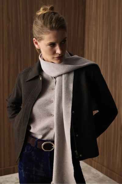 Gusto Knitted Vest with Scarf - Beige