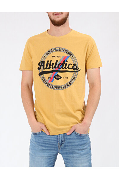 Evendi Tricou, Mustar