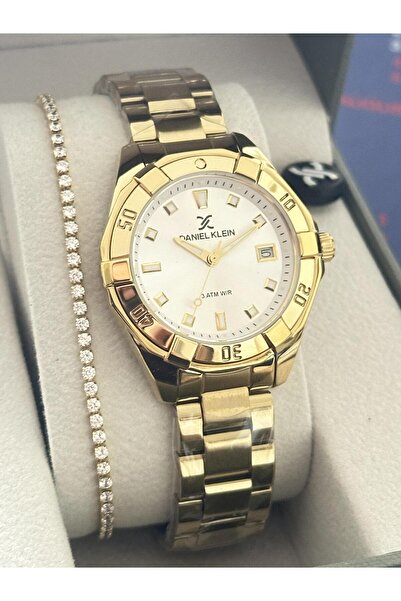 Daniel Klein Sports and Stylish Women's Wristwatch with a Gift Bracelet