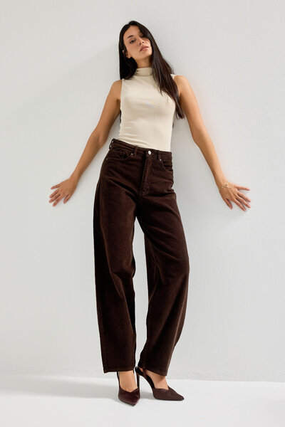 it's basic Pantaloni pentru femei, maro închis, 29w5-81, Skater Fit Slim F material reiat din catifea din țesătură catifea