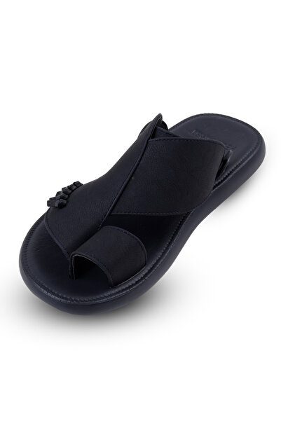 feet first Exquisite oriental sandal in embroidered leather