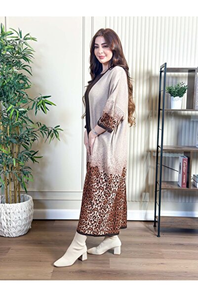 Opera Fashion Two-piece set with a beige leopard print coat