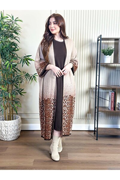 Opera Fashion Two-piece set with a beige leopard print coat