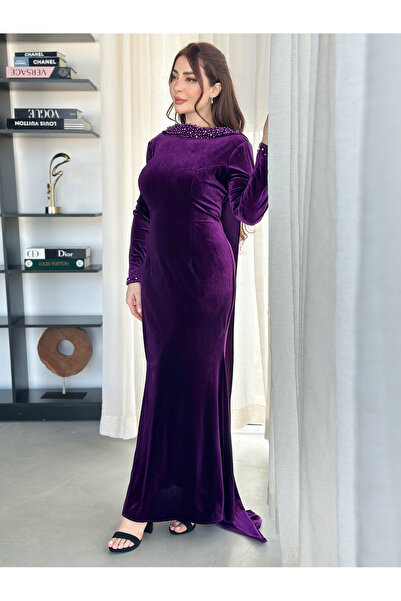 Opera Fashion فستان سهرة مخمل موف بياقة مزينة باللؤلؤ والكريستال