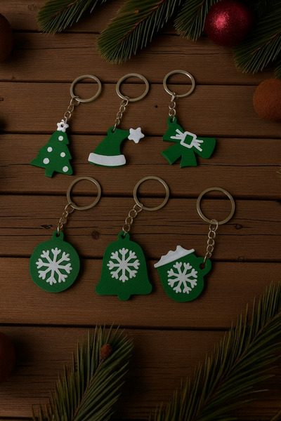 Eyiser Store مجموعة سلسلة مفاتيح مكونة من 6 قطع باللونين الأخضر والأبيض لعيد الميلاد - شجرة الصنوبر وندفة الثلج وقبعة عيد الميلاد - مجموعة هدايا