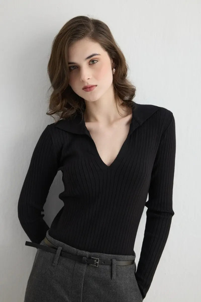 Gusto Polo Neck Ribbed Knit Blouse - Black