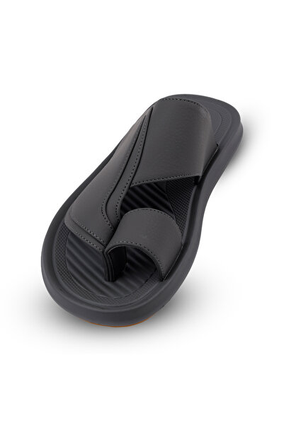 jet man Oriental Gulf sandal with a modern design