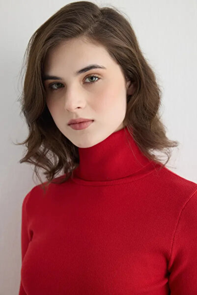 Gusto Turtleneck Basic Knitwear - Red