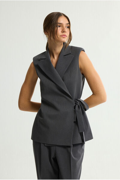 Love My Body Bağlama Detaylı Yelek