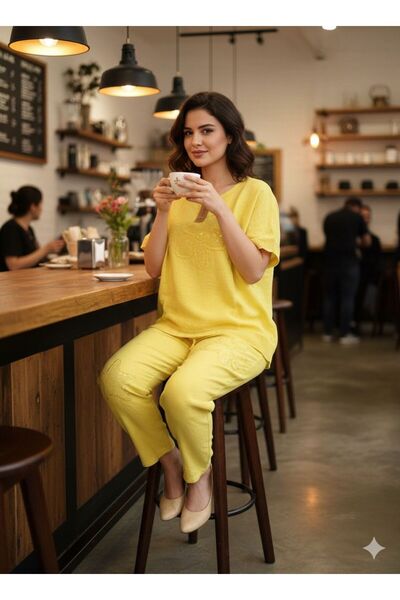 AGORATEKSTİL Women's Daisy and Star Patterned Mesh Detailed Short Sleeve Linen Combination (Blouse and Pants)