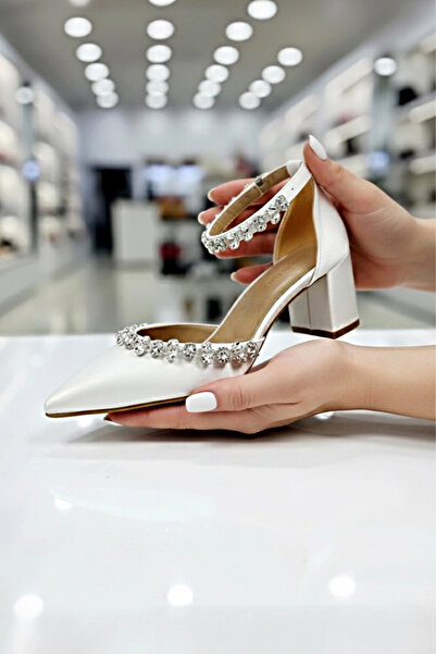 Modavien Women's Stone-Embellished Bridal Shoes